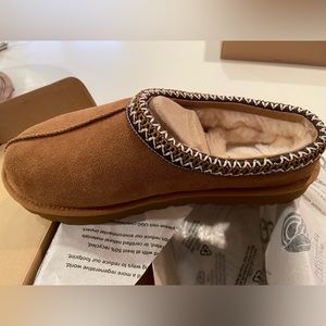 UGG Tasman Slipper Chestnut Men’s Size 9 BRAND NEW/NEVER WORN